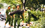 Lực lượng Công an toàn lực hỗ trợ người dân khắc phục hậu quả của bão Noru