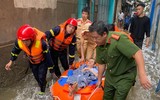 Những đêm trắng dầm mình trong lũ dữ cứu giúp người dân 