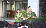 Học sinh Hà Nội hào hứng hưởng ứng Ngày pháp luật Việt Nam