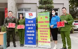 Công an Hà Nội giúp người dân đăng ký định danh điện tử