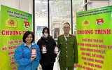 Công an Hà Nội giúp người dân đăng ký định danh điện tử