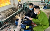 Công an Hà Nội giúp người dân đăng ký định danh điện tử