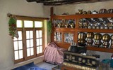 Độc đáo ngôi làng chỉ dùng điện 3 tiếng mỗi ngày và có duy nhất 1 chiếc điện thoại