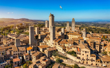 Khám phá những tòa nhà “chọc trời” có niên đại 800 tuổi ở Italia
