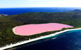 Bí ẩn hồ nước màu hồng độc đáo ở Australia