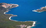 Bí ẩn hồ nước màu hồng độc đáo ở Australia