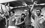 Sự nghiệp lẫy lừng của 'Vua bóng đá' Pele qua ảnh