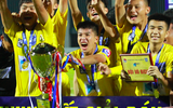 U17 SLNA phấn khích với chức vô địch sau 8 năm chờ đợi