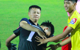 Văn Quyến đứng ngồi không yên trong chiến thắng nghẹt thở của U17 SLNA