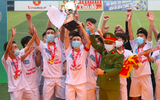 [ẢNH] Ngược chiều cảm xúc ở chung kết bóng đá học sinh THPT Hà Nội 2020