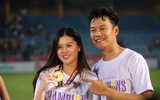 Văn Hậu cùng bạn gái tươi rói trong ngày Hà Nội FC đăng quang
