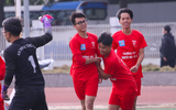 Hình ảnh loạt trận 9h ngày 18-12