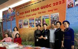 Hình ảnh cuộc gặp gỡ giữa các thế hệ người làm báo trên cả nước