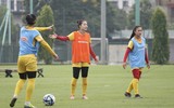 Các nữ tuyển thủ hào hứng tập luyện trước ngày dự World Cup