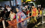 Xuyên đêm chờ thỏa nguyện xem diễu binh, hòa mình vào ngày hội đất nước