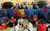 Xuyên đêm chờ thỏa nguyện xem diễu binh, hòa mình vào ngày hội đất nước