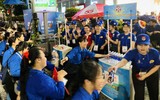 Xuyên đêm chờ thỏa nguyện xem diễu binh, hòa mình vào ngày hội đất nước