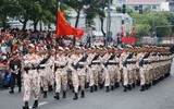 Sắc màu Tổ quốc nhuộm thắm bước quân hành
