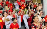 Sắc màu Tổ quốc nhuộm thắm bước quân hành