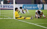 Cận cảnh cầu thủ Yemen đổ gục, bật khóc sau trận thua U23 Việt Nam