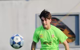 Chàng 'Tây' trên sân bóng đá học sinh là ai?