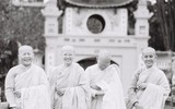 Những bức ảnh đen trắng quý giá về Hà Nội của nghệ sĩ nhiếp ảnh Lê Vượng