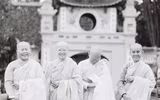 Những bức ảnh đen trắng quý giá về Hà Nội của nghệ sĩ nhiếp ảnh Lê Vượng