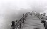 Những bức ảnh đen trắng quý giá về Hà Nội của nghệ sĩ nhiếp ảnh Lê Vượng