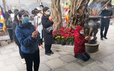 Hình ảnh ghi nhận tại Phủ Tây Hồ vào ngày Rằm tháng Giêng