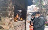 Hình ảnh ghi nhận tại Phủ Tây Hồ vào ngày Rằm tháng Giêng