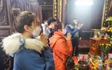 Hình ảnh ghi nhận tại Phủ Tây Hồ vào ngày Rằm tháng Giêng