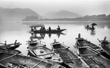 Nhớ những bến đò quê, thương nhớ những phận người lam lũ qua ảnh đen trắng của Nguyễn Hữu Tuấn