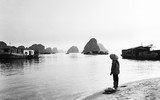 Nhớ những bến đò quê, thương nhớ những phận người lam lũ qua ảnh đen trắng của Nguyễn Hữu Tuấn