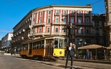 Những hình ảnh cực kỳ ấn tượng của Quốc Cơ Quốc Nghiệp trên đường phố Italia