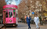 Những hình ảnh cực kỳ ấn tượng của Quốc Cơ Quốc Nghiệp trên đường phố Italia