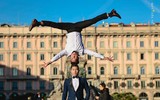 Những hình ảnh cực kỳ ấn tượng của Quốc Cơ Quốc Nghiệp trên đường phố Italia