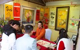 Người dân Hà Nội đổ về Văn Miếu xin chữ đầu năm