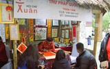 Người dân Hà Nội đổ về Văn Miếu xin chữ đầu năm