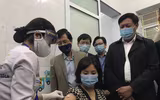 Cập nhật những khung hình về buổi tiêm vaccine Covid-19 đầu tiên tại Hà Nội, Hải Dương sáng 8-3