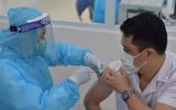 Cập nhật những khung hình về buổi tiêm vaccine Covid-19 đầu tiên tại Hà Nội, Hải Dương sáng 8-3