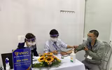 Cập nhật những khung hình về buổi tiêm vaccine Covid-19 đầu tiên tại Hà Nội, Hải Dương sáng 8-3