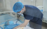 Khu cách ly Bệnh viện Thanh Nhàn: Số ca Covid-19 tăng trở lại, cả trẻ em và người già