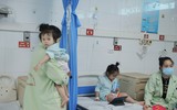 Khu cách ly Bệnh viện Thanh Nhàn: Số ca Covid-19 tăng trở lại, cả trẻ em và người già