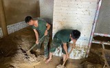 Bộ Chỉ huy Quân sự Điện Biên xuyên đêm tìm kiếm cứu nạn, hỗ trợ nhân dân vùng mưa lũ