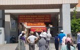 Hà Nội: Xếp hàng, đội nắng chờ mua bánh trung thu nổi tiếng