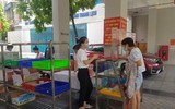 Hà Nội: Xếp hàng, đội nắng chờ mua bánh trung thu nổi tiếng