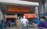 Hà Nội: Xếp hàng, đội nắng chờ mua bánh trung thu nổi tiếng
