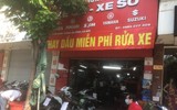 Hà Nội: Được mở cửa trở lại, hàng sửa xe, cắt tóc nơi đông khách, nơi vắng hoe