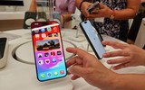 Người dùng Việt Nam xếp hàng thâu đêm chờ nhận iPhone 15 series