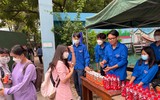 Những hình ảnh cảm động trong ngày đầu thi tốt nghiệp THPT 